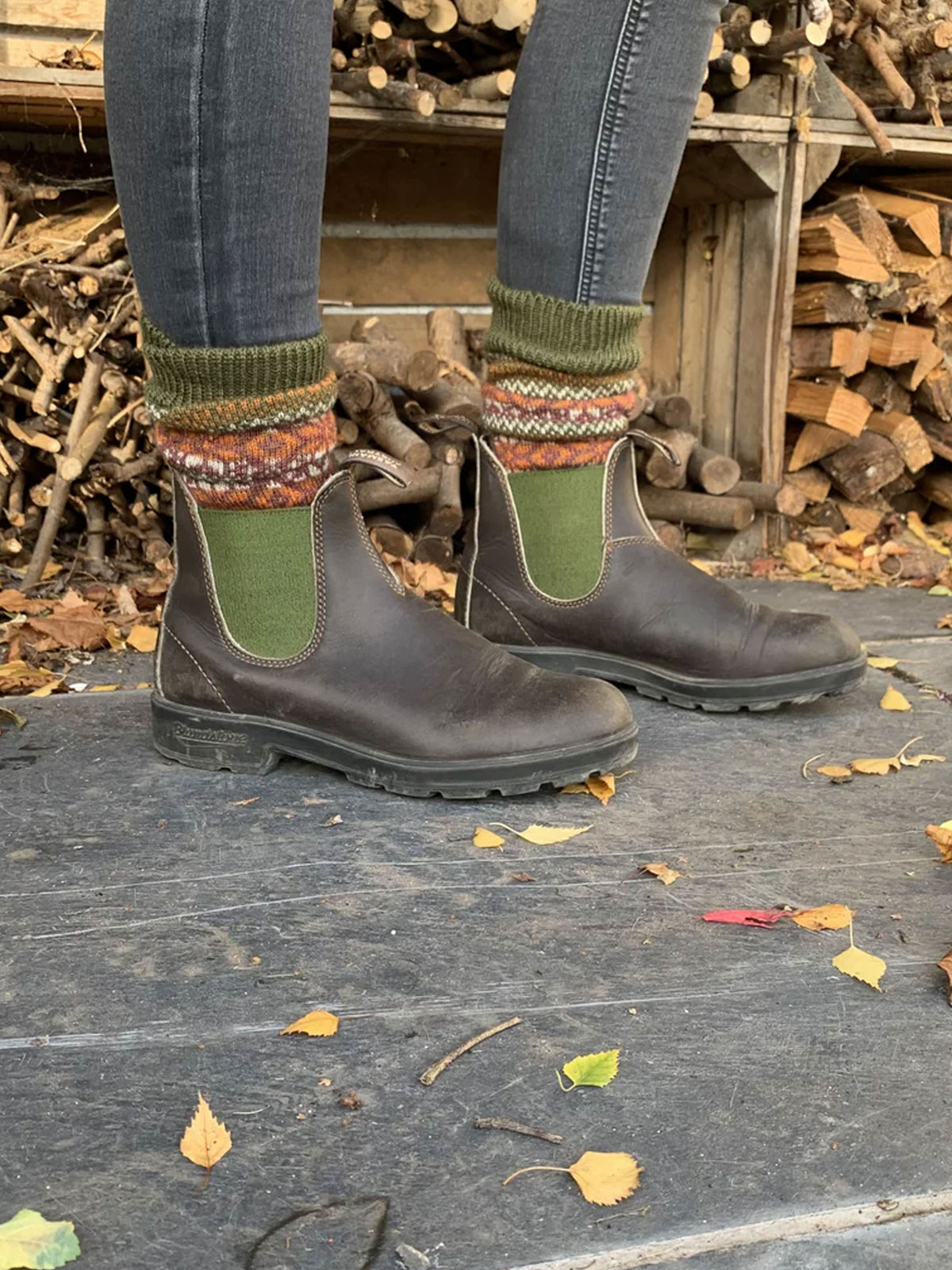 Blundstone 519 brown leather Chelsea boots with olive elastic worn with patterned socks