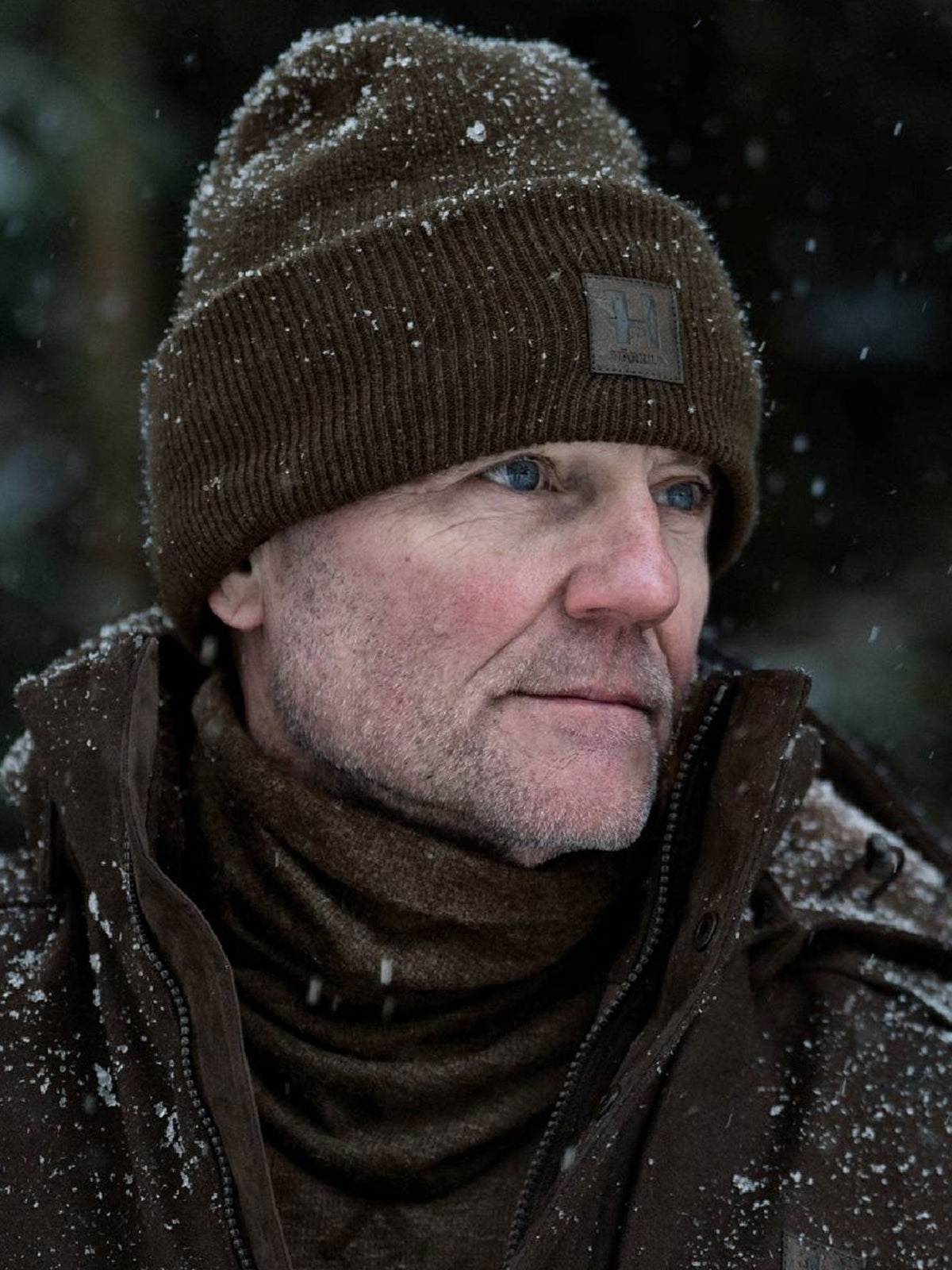 Härkila Kodiak CleverWool neck gaiter in dark hunting green, view 3