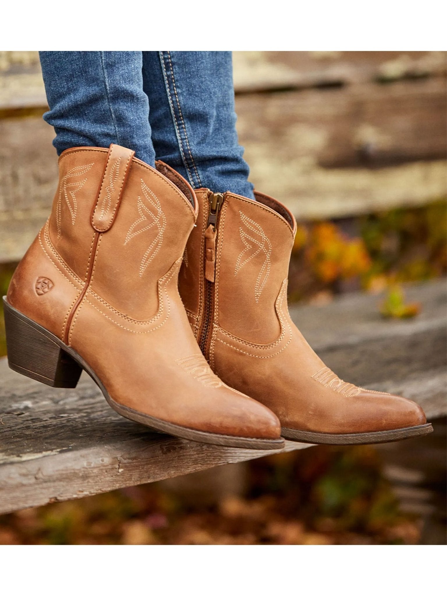 Ariat Darlin Ladies Western Boots – Premium Full-Grain Leather Cowboy Fashion Boots Ariat Boots