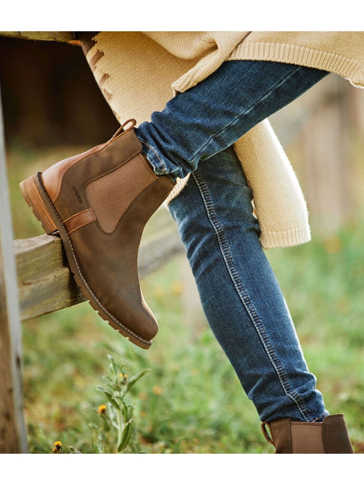 Ariat Wexford Waterproof Ladies Country Chelsea Boot / Dealer Womens