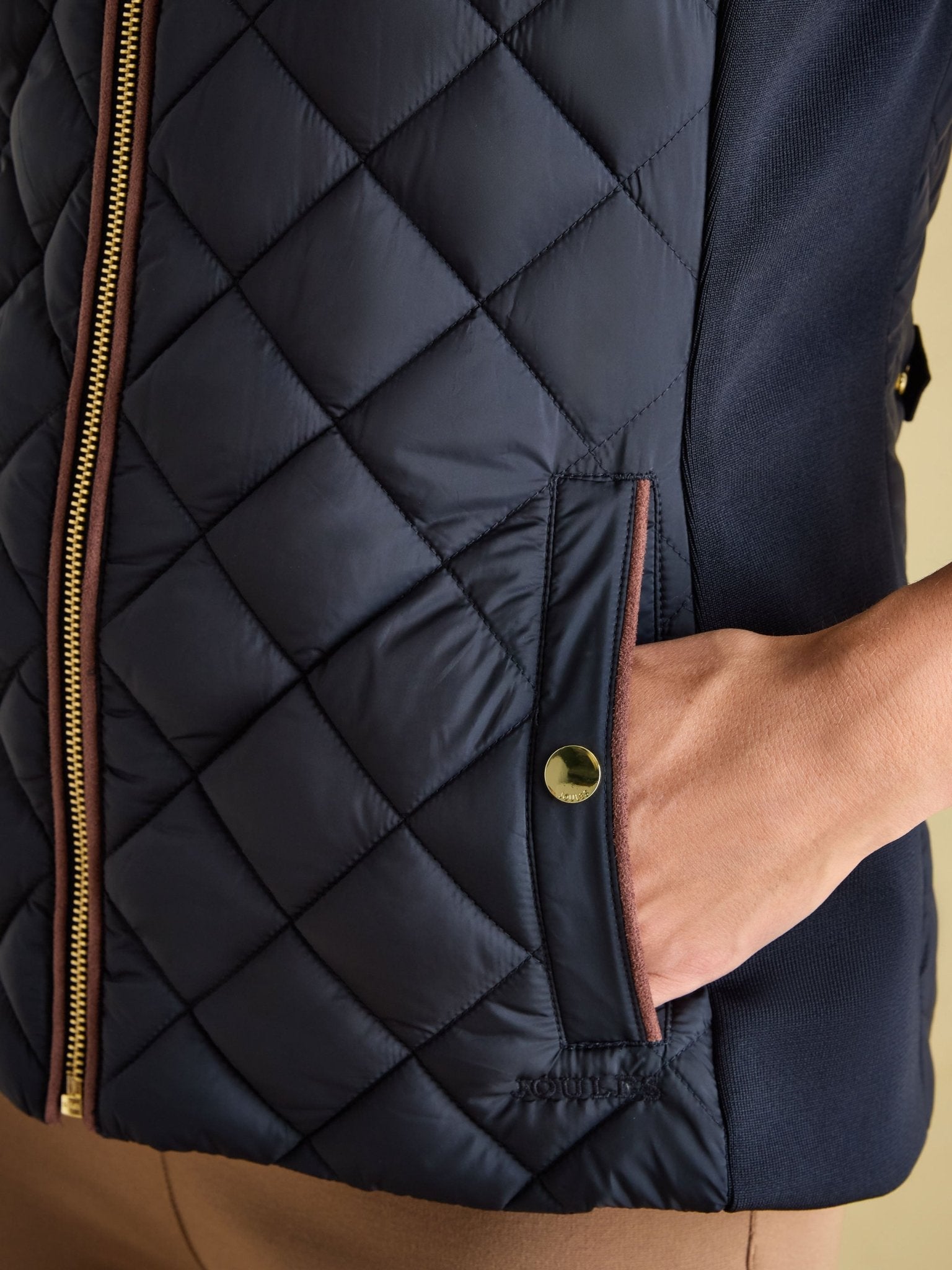 Joules - Joules Braemar Luxe Showerproof Quilted Ladies Gilet, womens waistcoat / Bodywarmer