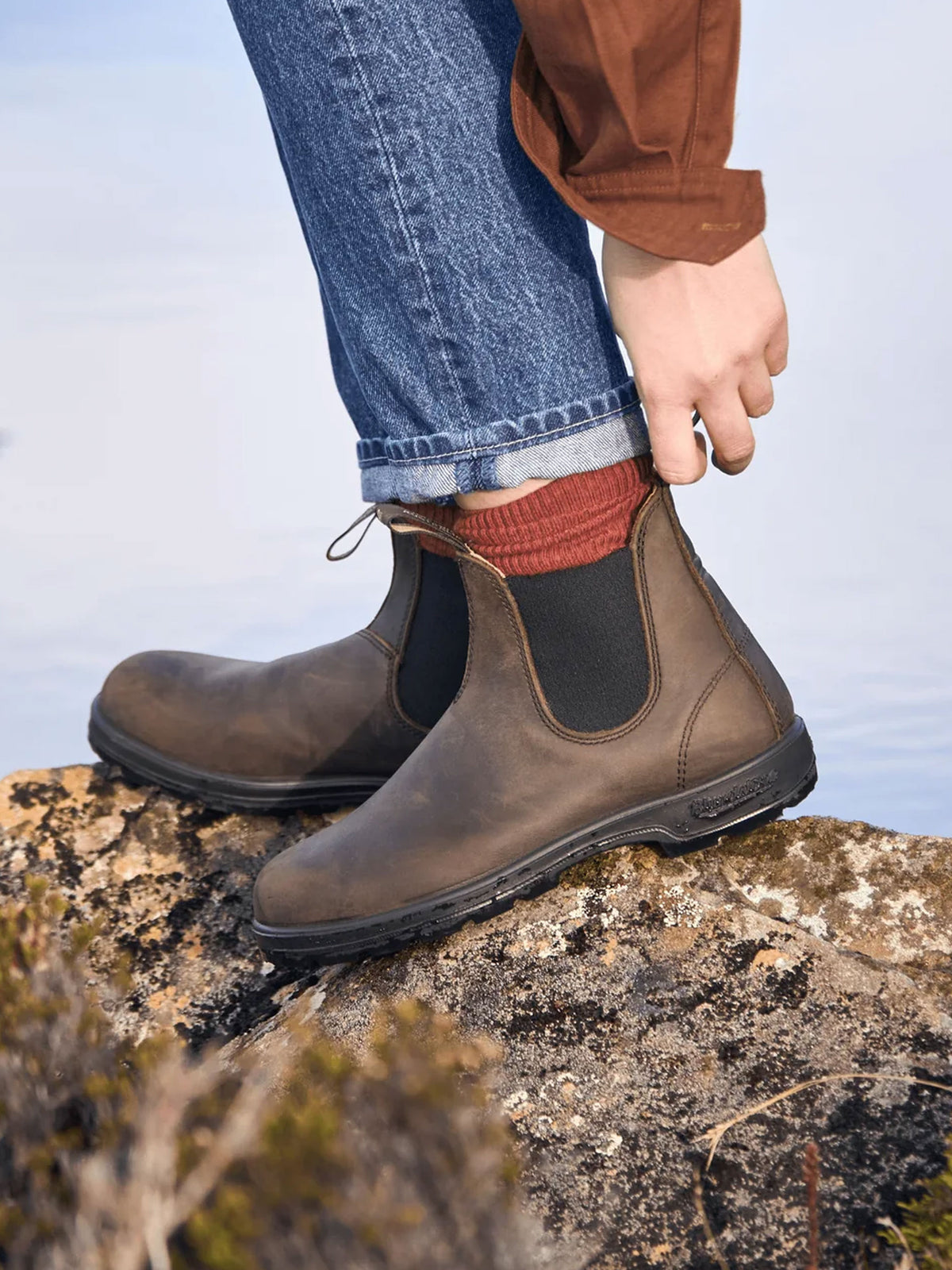 Blundstone 2340 brown Chelsea boots worn on a hill walk