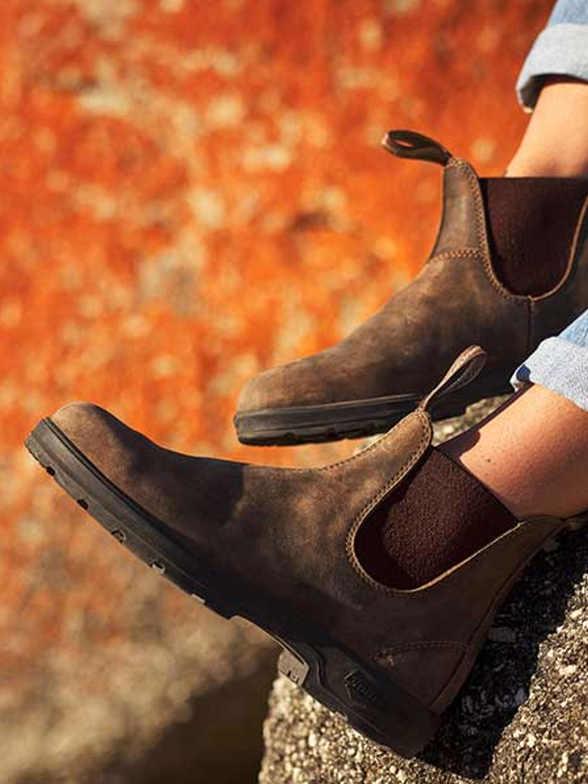 Blundstone 585 rustic brown waxed nubuck Chelsea boots worn outdoors