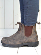 Blundstone 585 rustic brown Chelsea boots with brown elastic side - worn with jeans