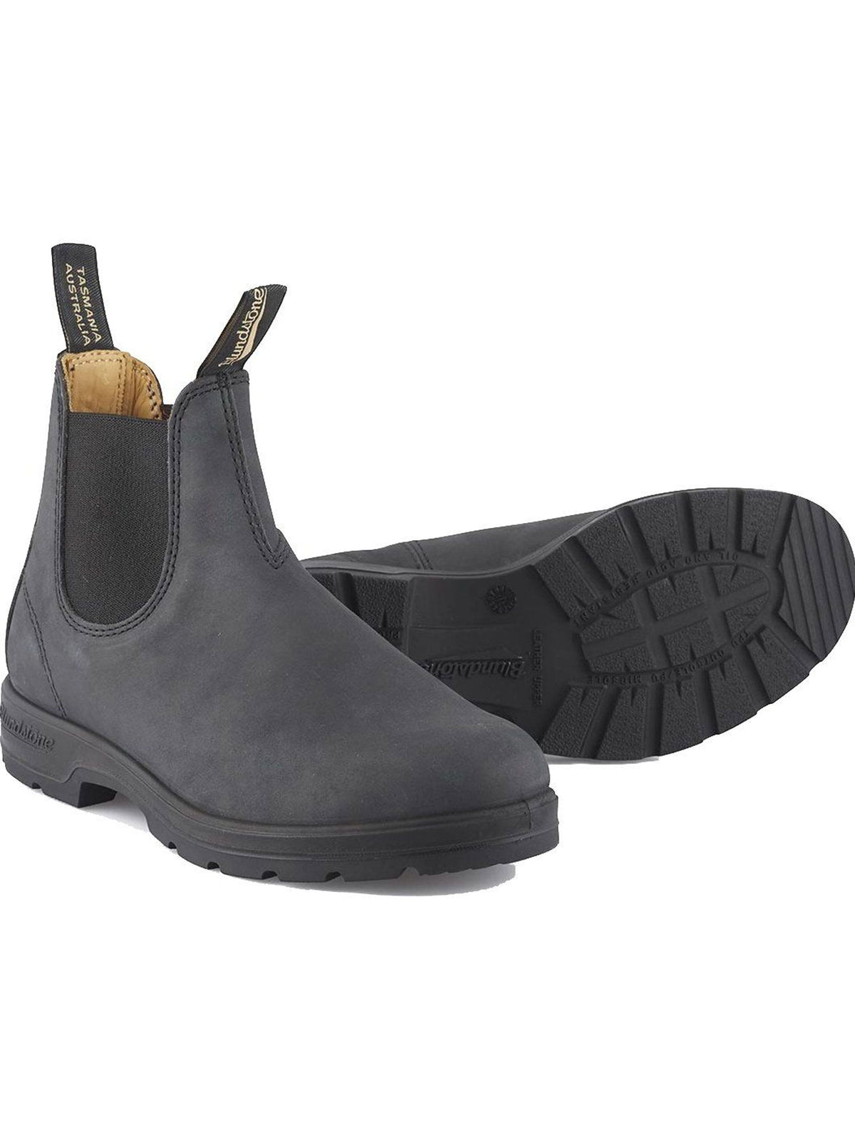 Blundstone 587 Chelsea boots in rustic black waxed nubuck - side and sole view