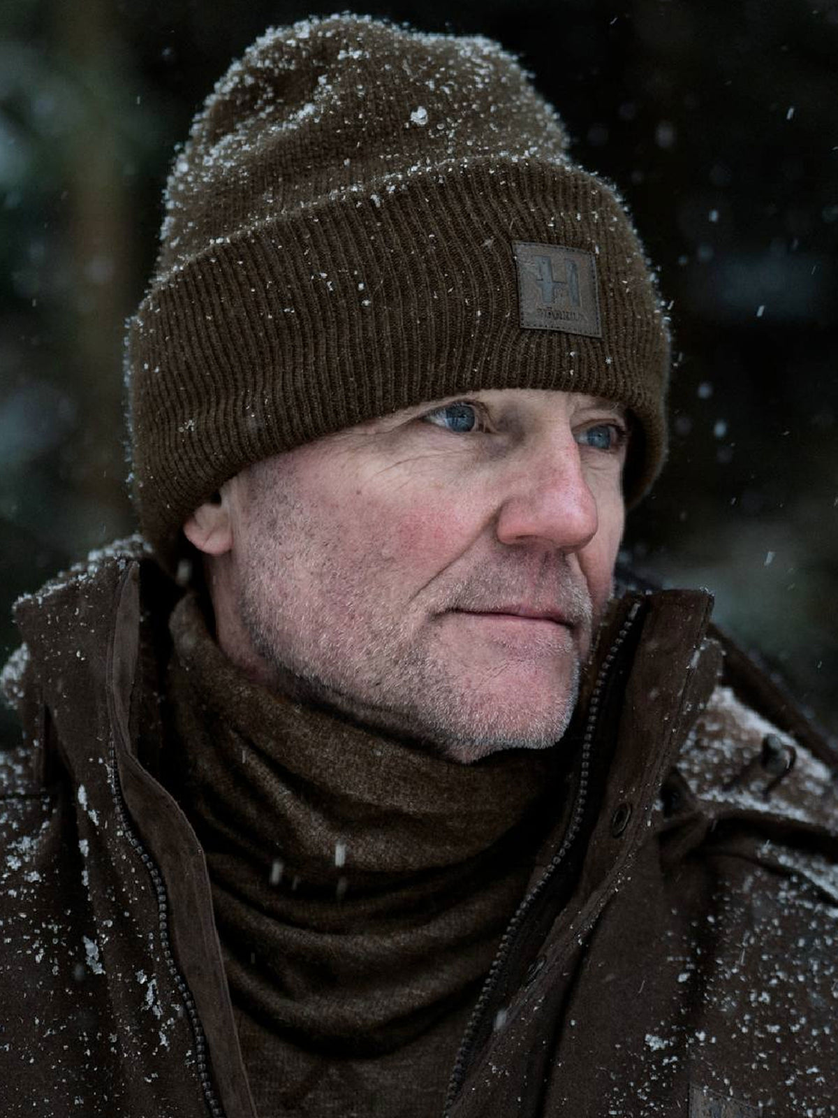 Härkila Kodiak CleverWool neck gaiter in dark hunting green, view 3