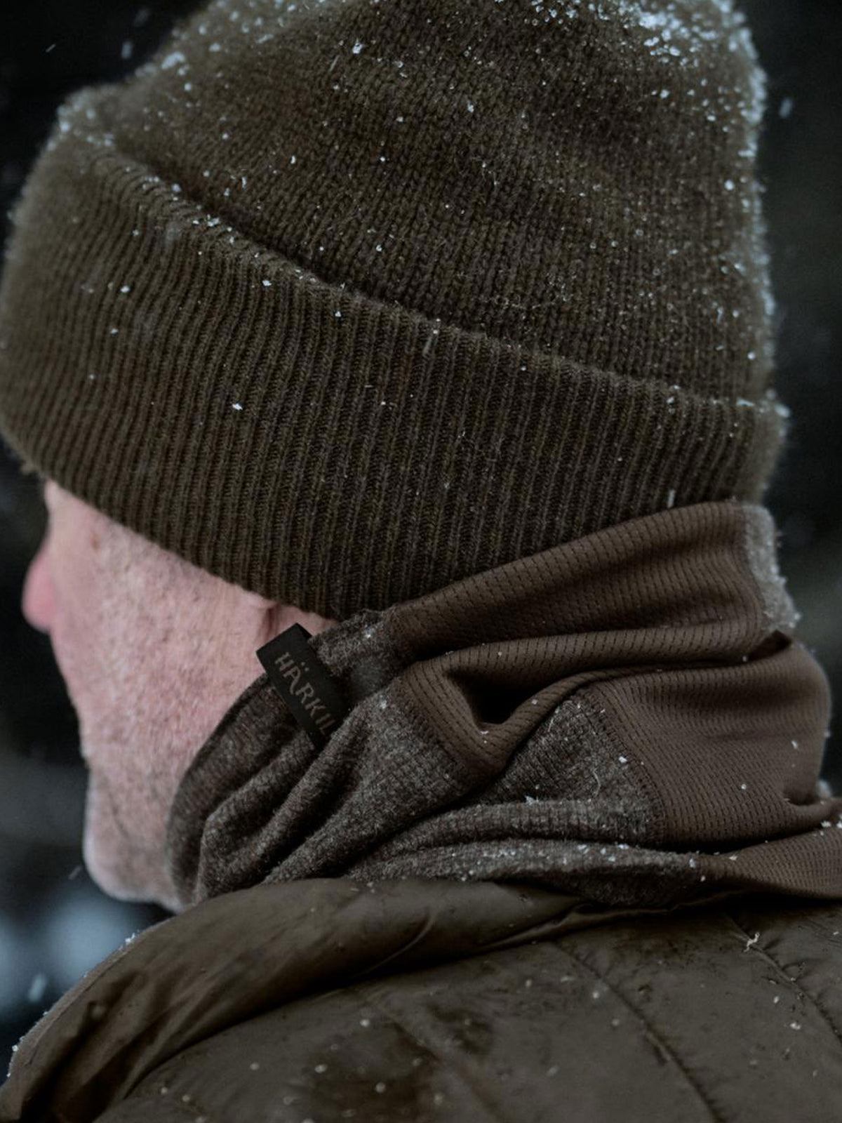 Härkila Kodiak CleverWool neck gaiter in dark hunting green, view 5